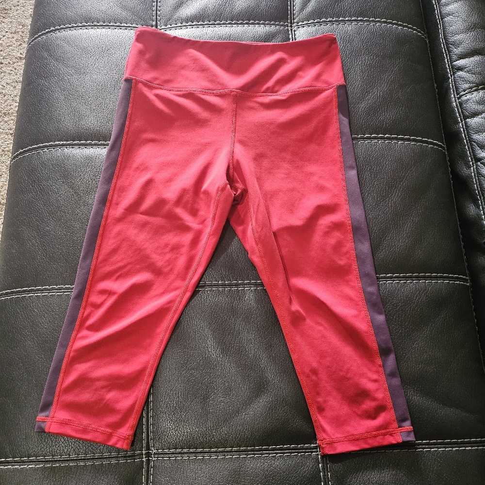 Zyia Capri Red Gray Size Medium